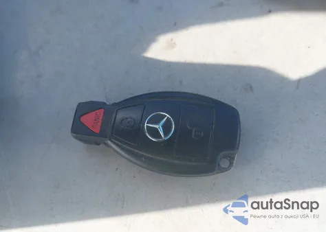 2001 Mercedes-Benz E 320 z USA, uszkodzony, nr VIN WDBJH65J31B188664